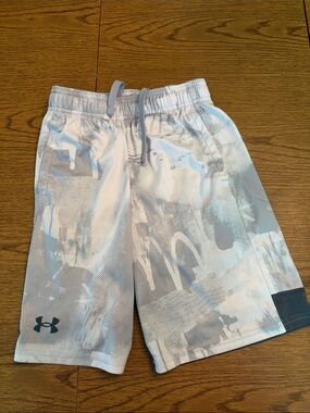 Under Armour White and Light Gray Camo Athletic Shorts
